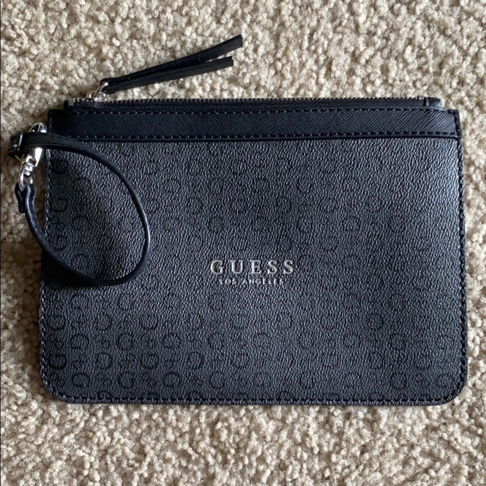 Guess clutch